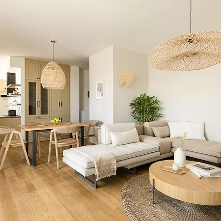 Gorgeous Exclusive Penthouse Next To The Seafront *