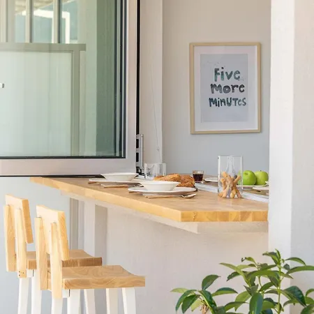 Gorgeous Exclusive Penthouse Next To The Seafront דירה סלוניקי