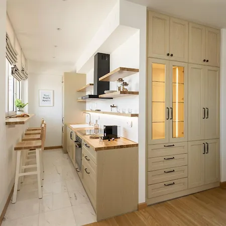 Gorgeous Exclusive Penthouse Next To The Seafront