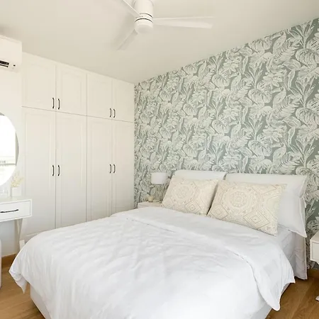Gorgeous Exclusive Penthouse Next To The Seafront Apartment