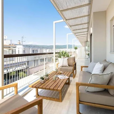 Gorgeous Exclusive Penthouse Next To The Seafront *