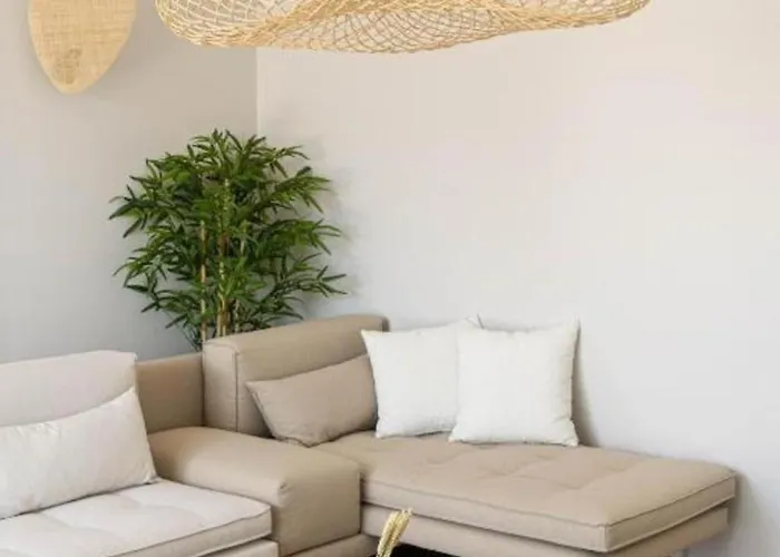 Gorgeous Exclusive Penthouse Next To The Seafront *